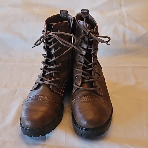 Ladies Short Boots - Picture 1 of 6